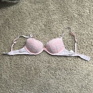 Gilly Hicks 32A push ‘em up plunge bra.